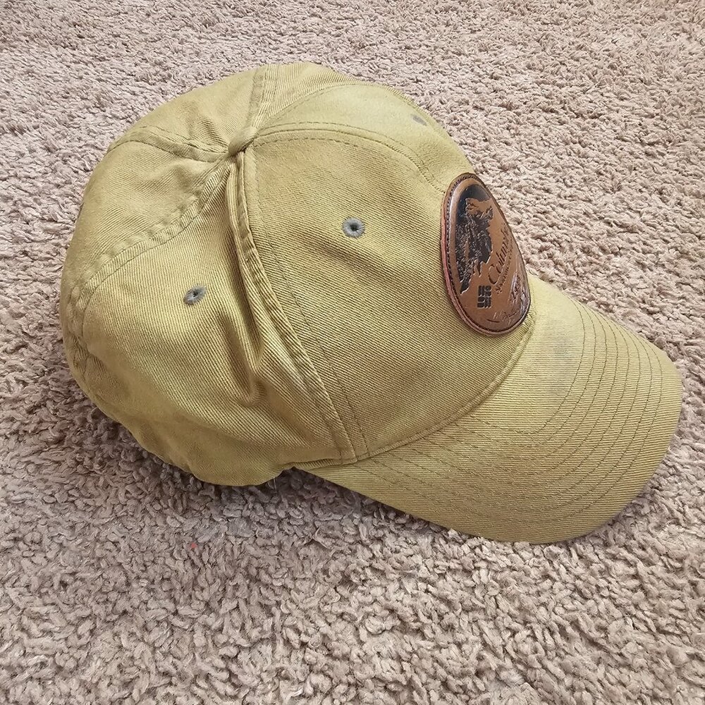 READ Columbia Sportswear Leather Patch Flexfit hat Tan Outdoor Cap - Picture 3 of 8
